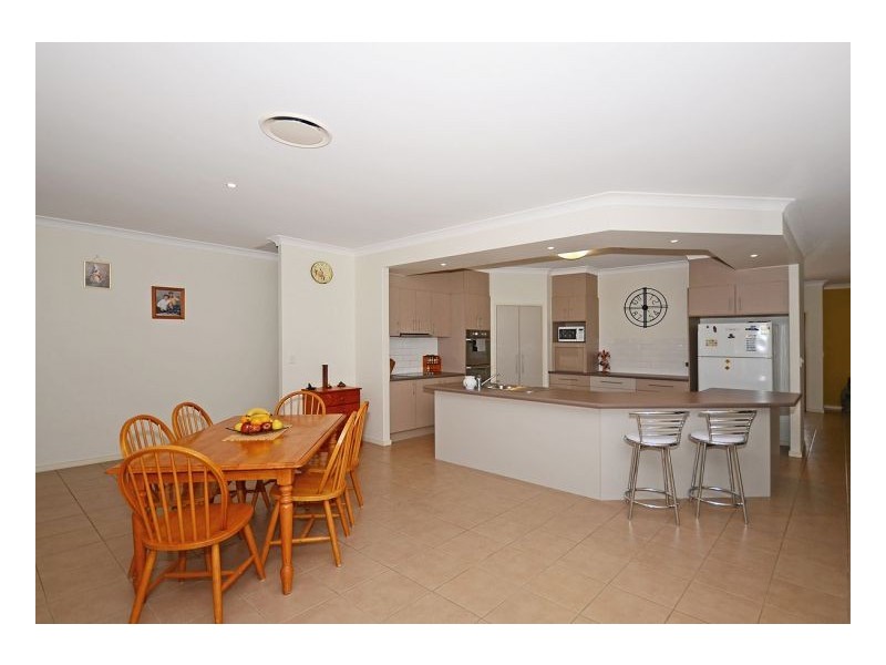 25 Rosedale Drive, Wondunna QLD 4655