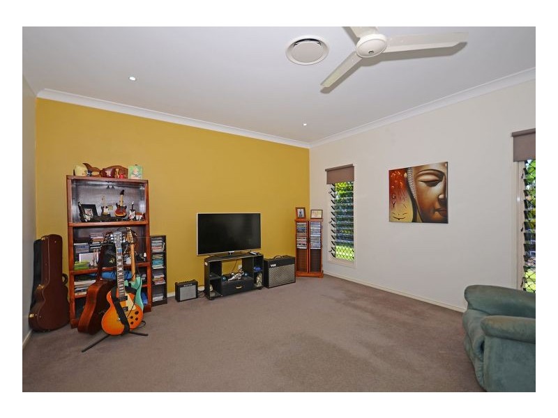 25 Rosedale Drive, Wondunna QLD 4655