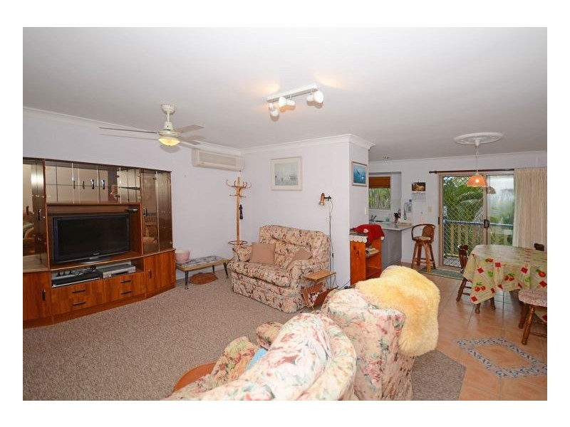 25/415-417 Boat Harbour Drive, Torquay QLD 4655