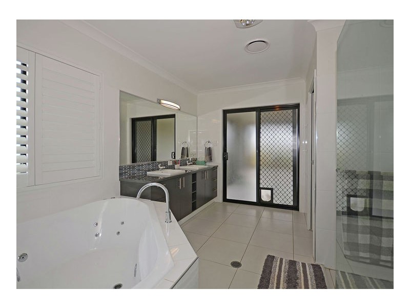 330 Moorabinda Drive, Sunshine Acres QLD 4655