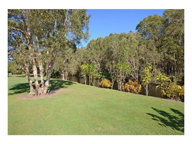 5 Cockateil Court, Dundowran Beach QLD 4655