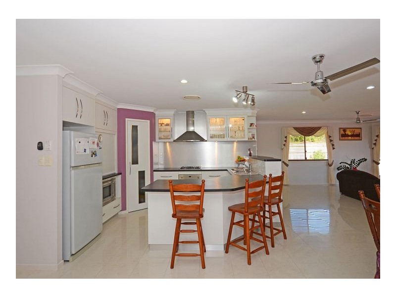 5 Cockateil Court, Dundowran Beach QLD 4655