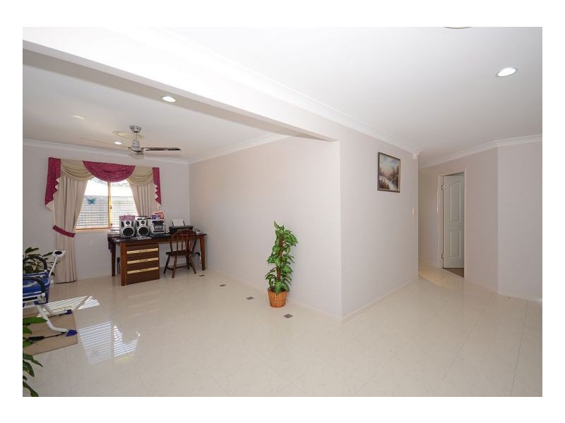 5 Cockateil Court, Dundowran Beach QLD 4655