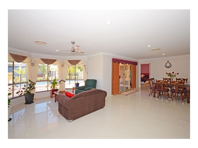 5 Cockateil Court, Dundowran Beach QLD 4655