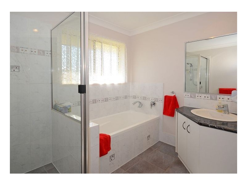 5 Cockateil Court, Dundowran Beach QLD 4655