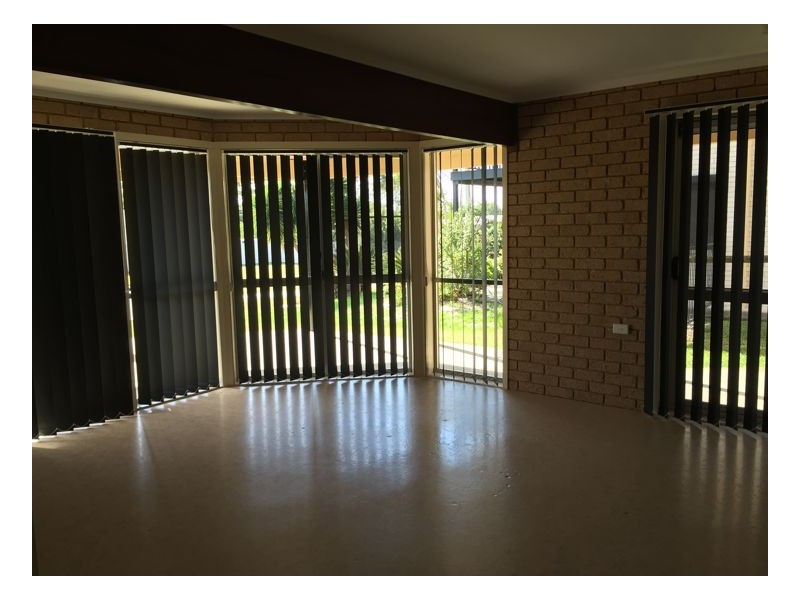 6 Regency Ave, Urraween QLD 4655