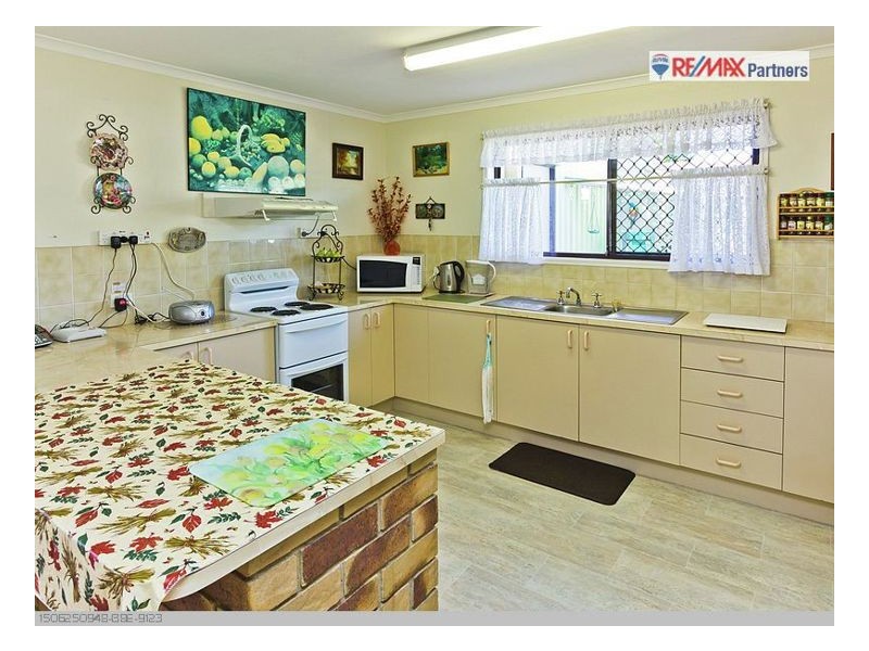 2 Cliveden Avenue, Point Vernon QLD 4655