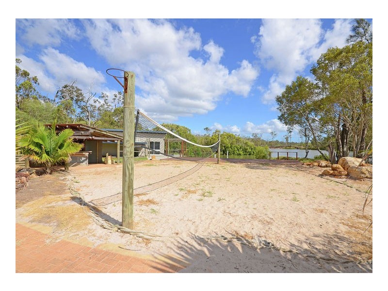 19 Island Close, Pacific Haven QLD 4659