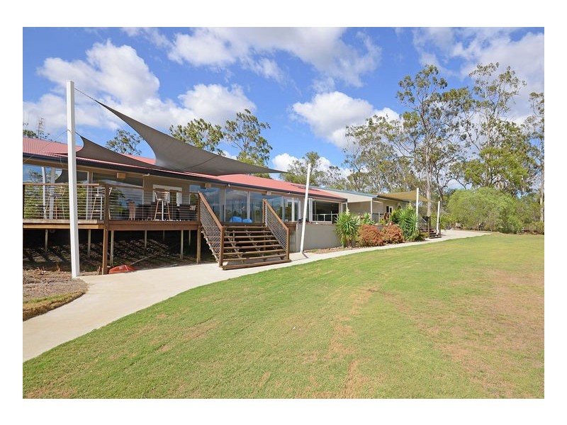 19 Island Close, Pacific Haven QLD 4659