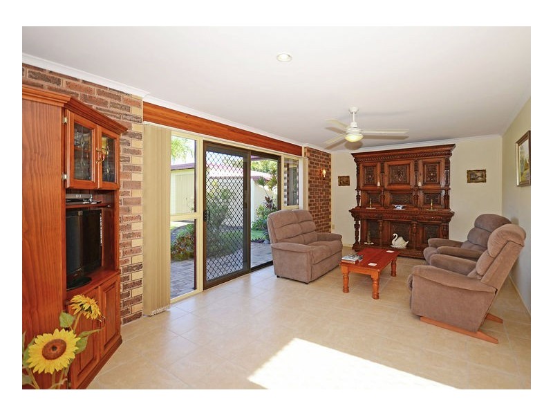 53 Hibiscus Street, Urangan QLD 4655