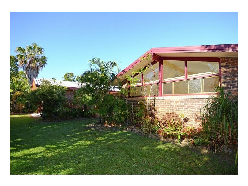 53 Hibiscus Street, Urangan QLD 4655