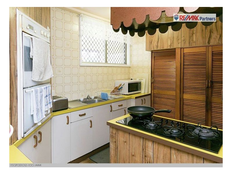 31 Drummond Street, Urangan QLD 4655