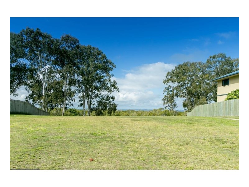 14 Foreshore Drive, Urangan QLD 4655