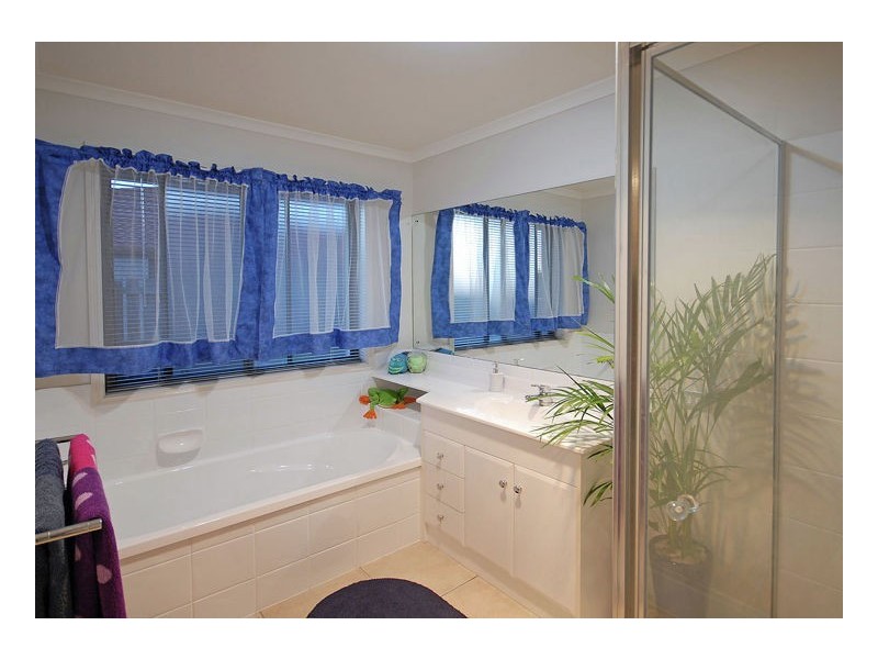 60 Pembridge Cct, Urraween QLD 4655