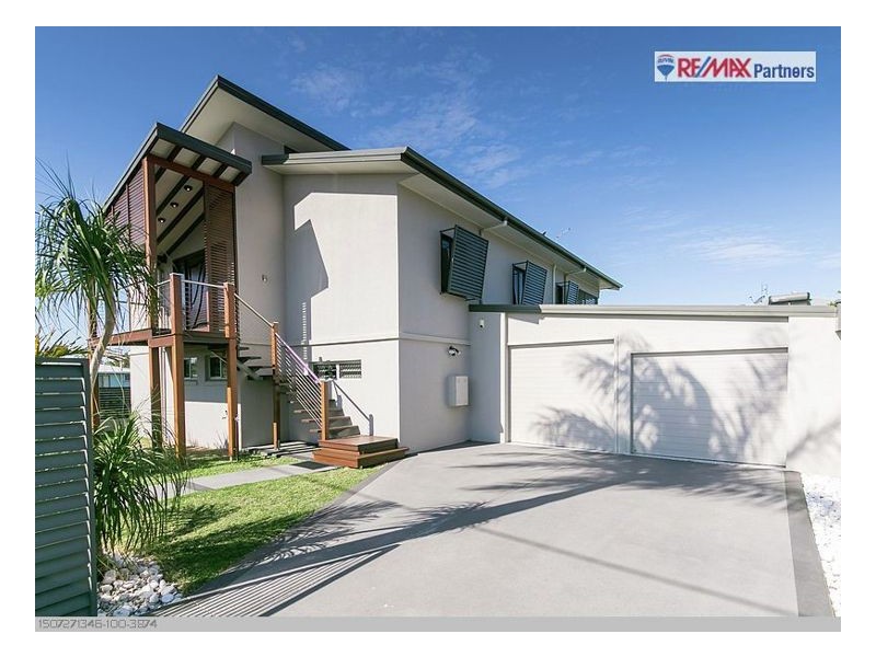 16 Pilot St, Urangan QLD 4655