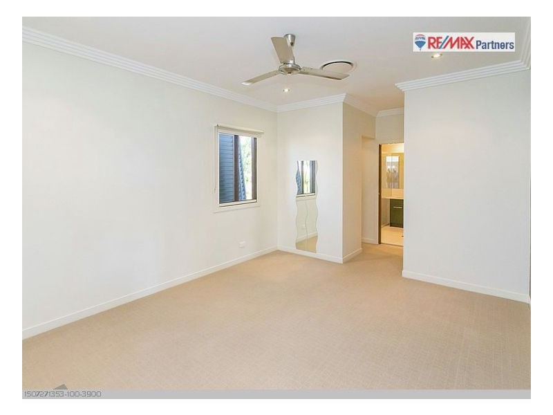 16 Pilot St, Urangan QLD 4655
