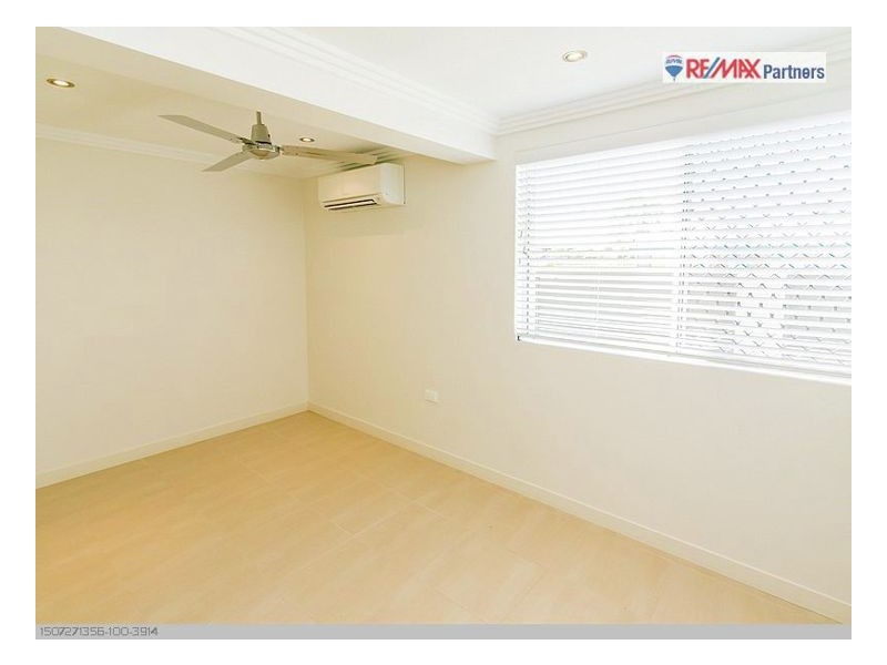 16 Pilot St, Urangan QLD 4655