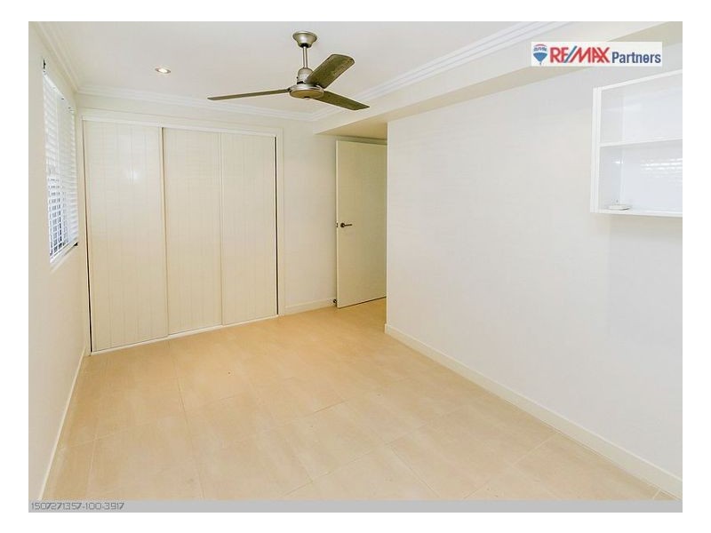 16 Pilot St, Urangan QLD 4655