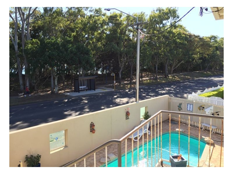 2/374 Esplanade, Torquay QLD 4655