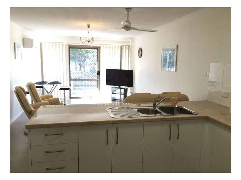 15/383 Esplanade, Torquay QLD 4655