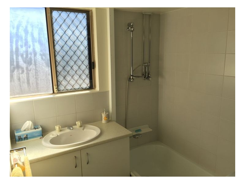 15/383 Esplanade, Torquay QLD 4655