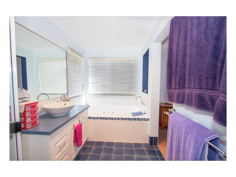 18 Brahminy Court, River Heads QLD 4655