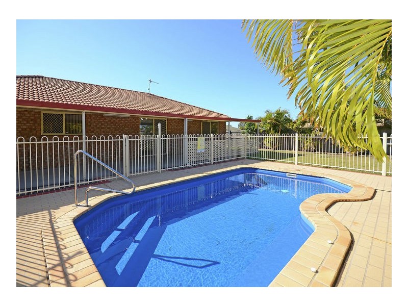 33 Anchorage Cct, Point Vernon QLD 4655