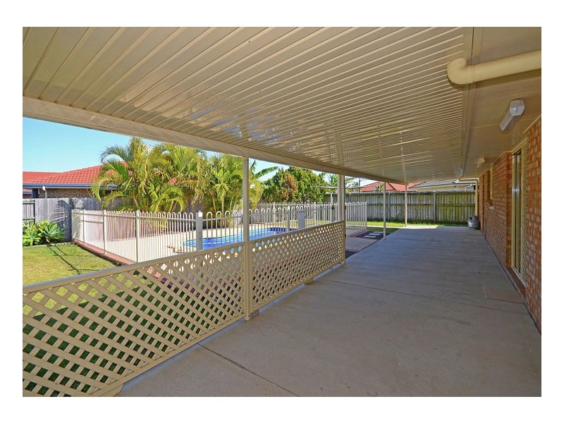 33 Anchorage Cct, Point Vernon QLD 4655