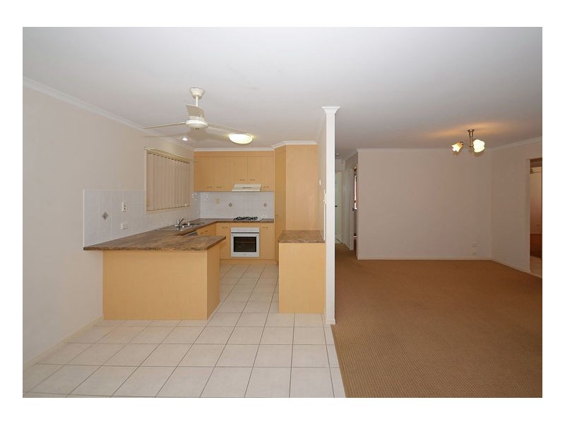 33 Anchorage Cct, Point Vernon QLD 4655