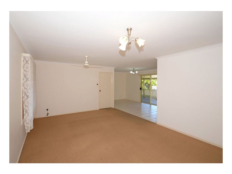 33 Anchorage Cct, Point Vernon QLD 4655