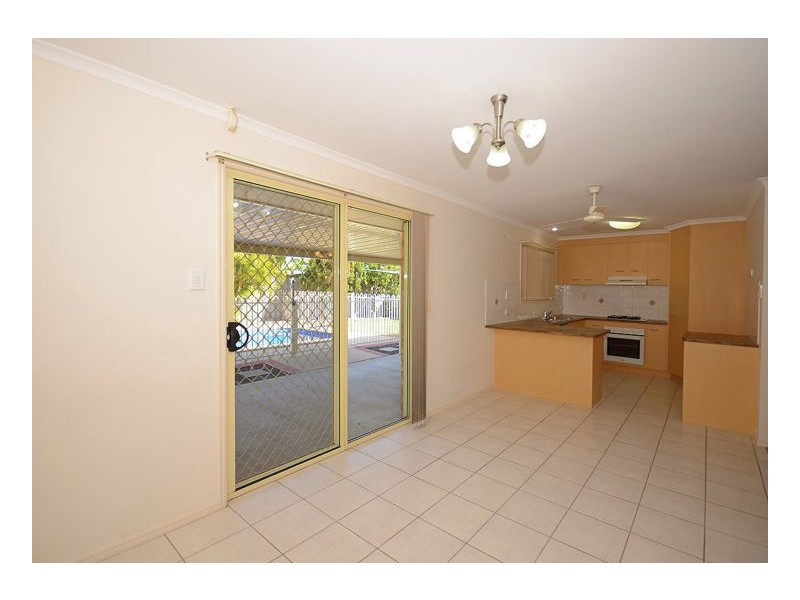 33 Anchorage Cct, Point Vernon QLD 4655