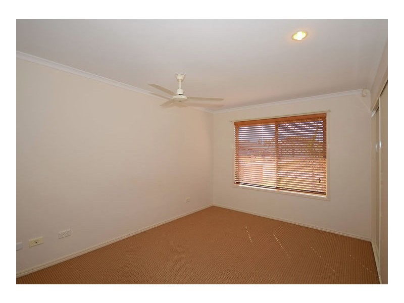 33 Anchorage Cct, Point Vernon QLD 4655