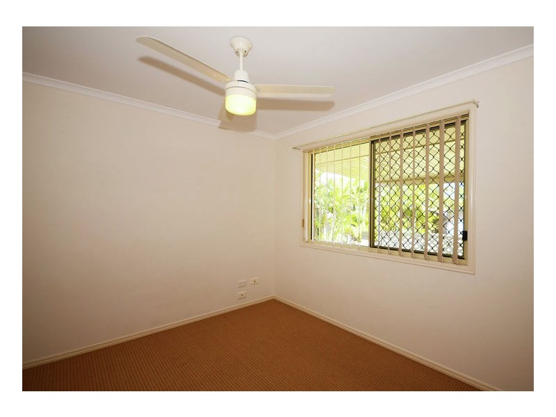 33 Anchorage Cct, Point Vernon QLD 4655