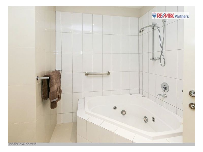 502/468 Esplanade, Torquay QLD 4655