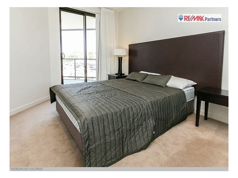 502/468 Esplanade, Torquay QLD 4655