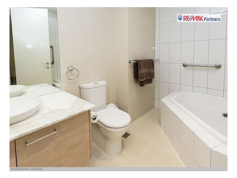 502/468 Esplanade, Torquay QLD 4655