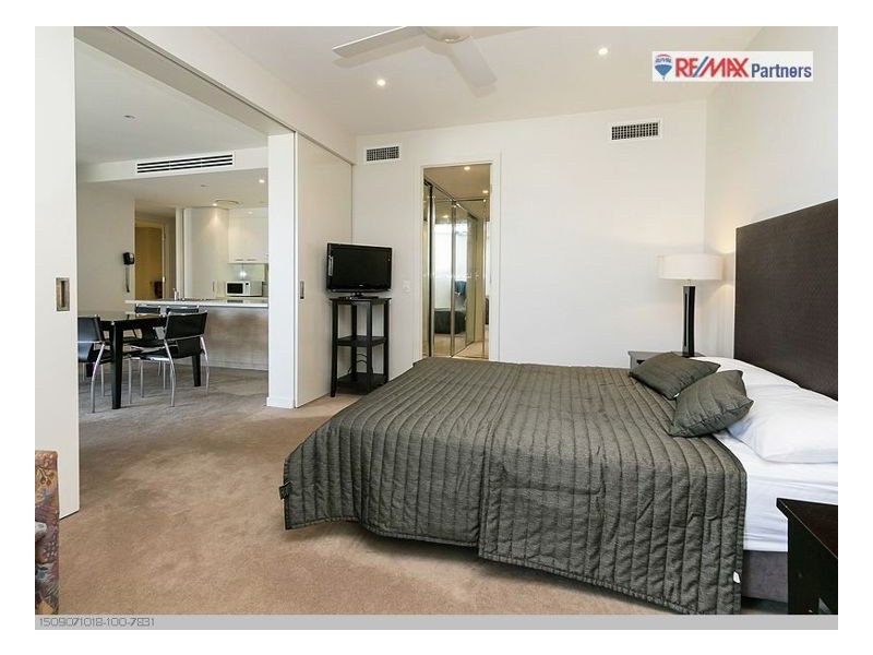 502/468 Esplanade, Torquay QLD 4655