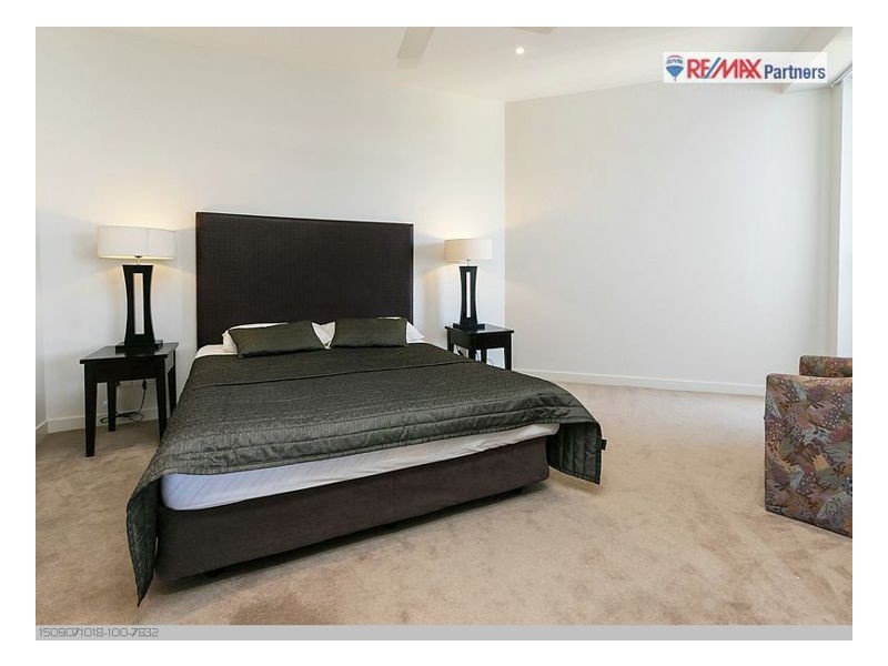 502/468 Esplanade, Torquay QLD 4655