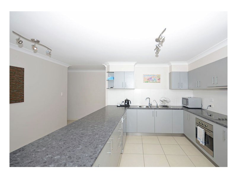 6 Bay Park Rd, Wondunna QLD 4655