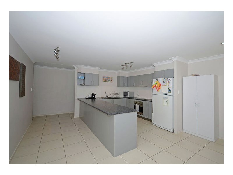 6 Bay Park Rd, Wondunna QLD 4655