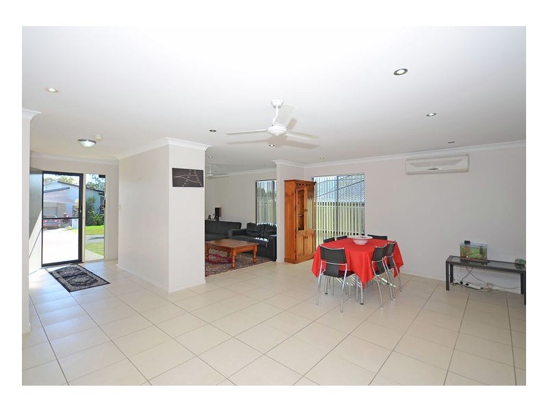 6 Bay Park Rd, Wondunna QLD 4655