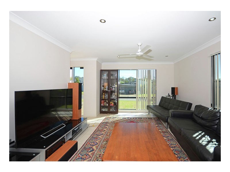 6 Bay Park Rd, Wondunna QLD 4655