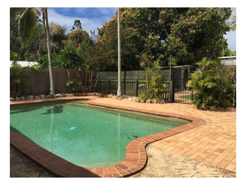 19 Kent Street, Urangan QLD 4655