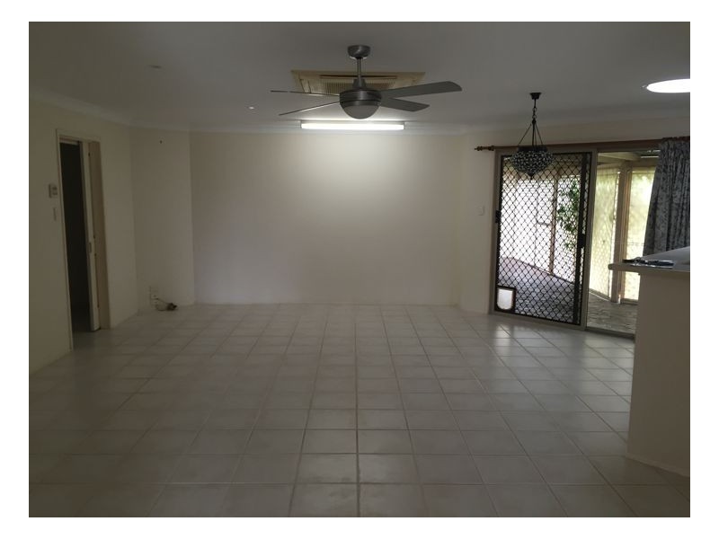 19 Kent Street, Urangan QLD 4655