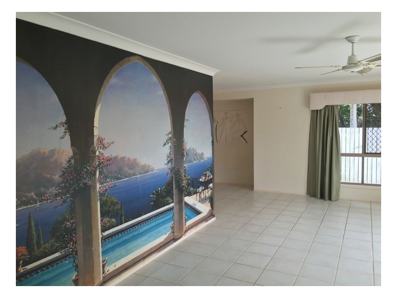 19 Kent Street, Urangan QLD 4655