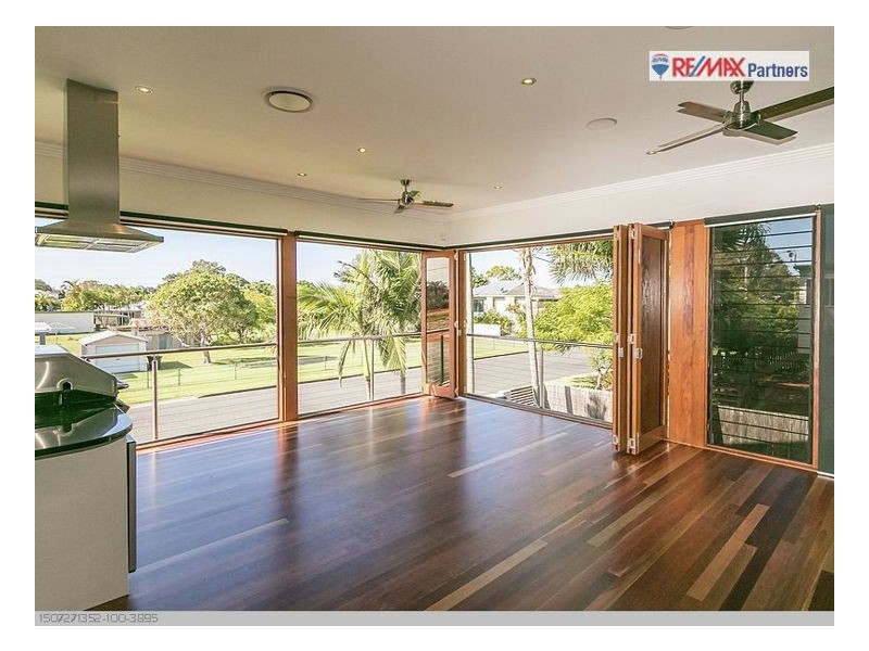 16 Pilot Street, Urangan QLD 4655