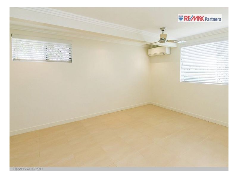 16 Pilot Street, Urangan QLD 4655