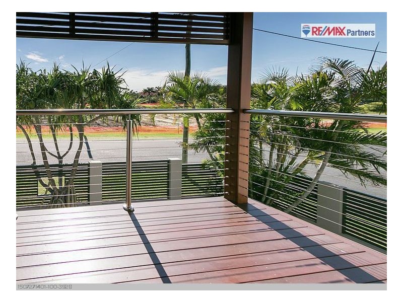 16 Pilot Street, Urangan QLD 4655