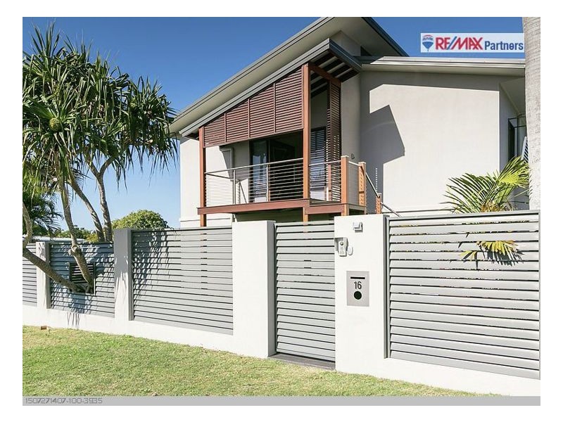 16 Pilot Street, Urangan QLD 4655