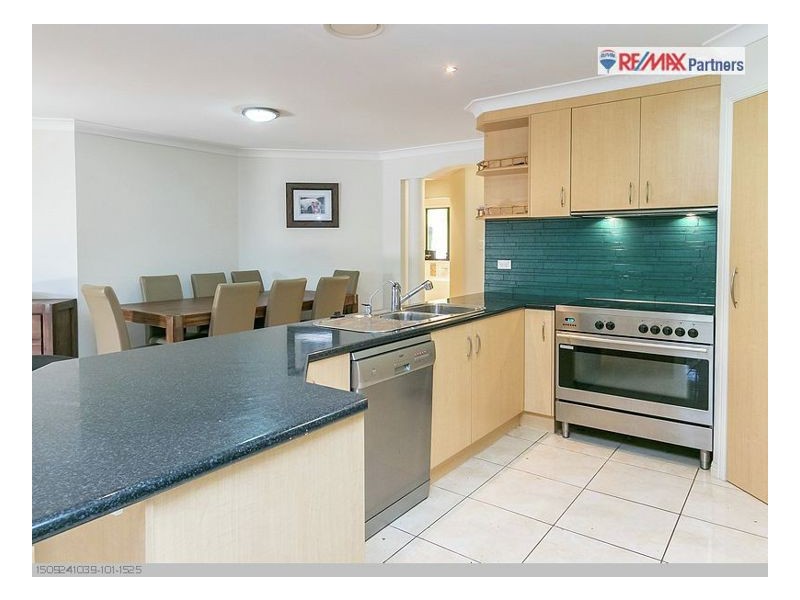 14 Whipbird Ct, Urangan QLD 4655